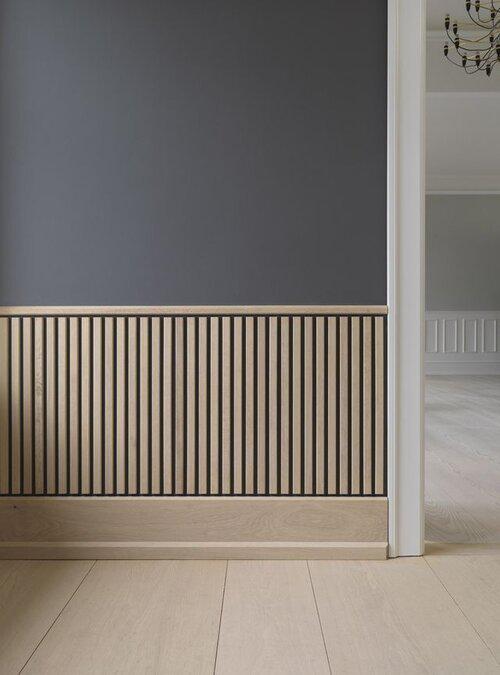 Wall with a panel and beadboard
