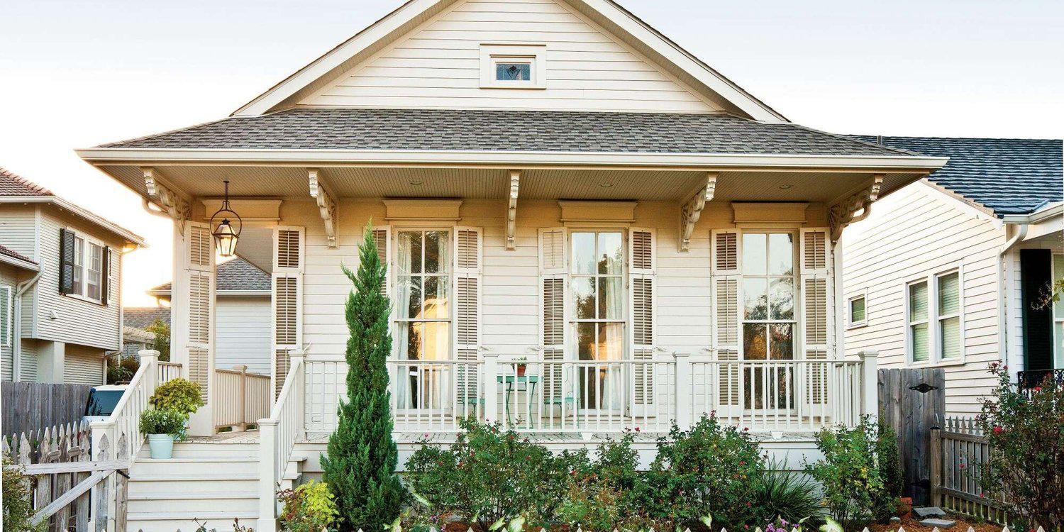 Front of house with warm white and cream paint colors